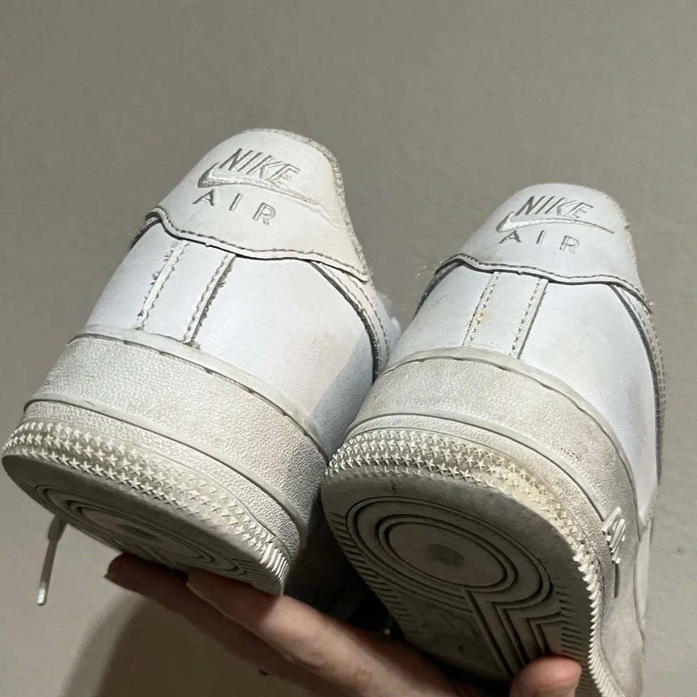 Nike Air Force 1's triple white low top youth sneakers size 6.5Y‎